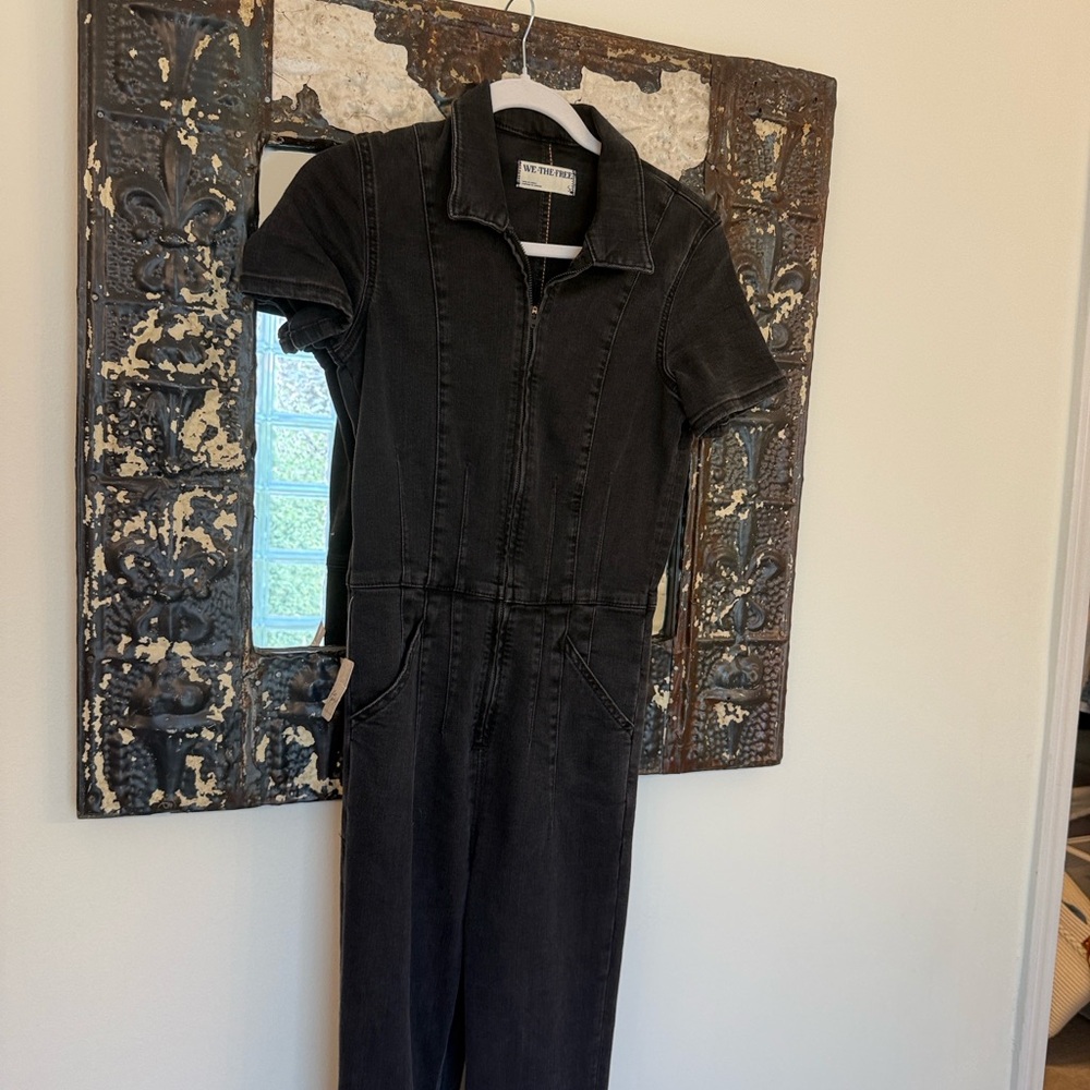 Free people Jayde Short Sleeve flare Jumpsuit. - Picture 3 of 8